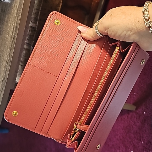 Prada Wallet ❤️🩷 - Picture 6 of 17